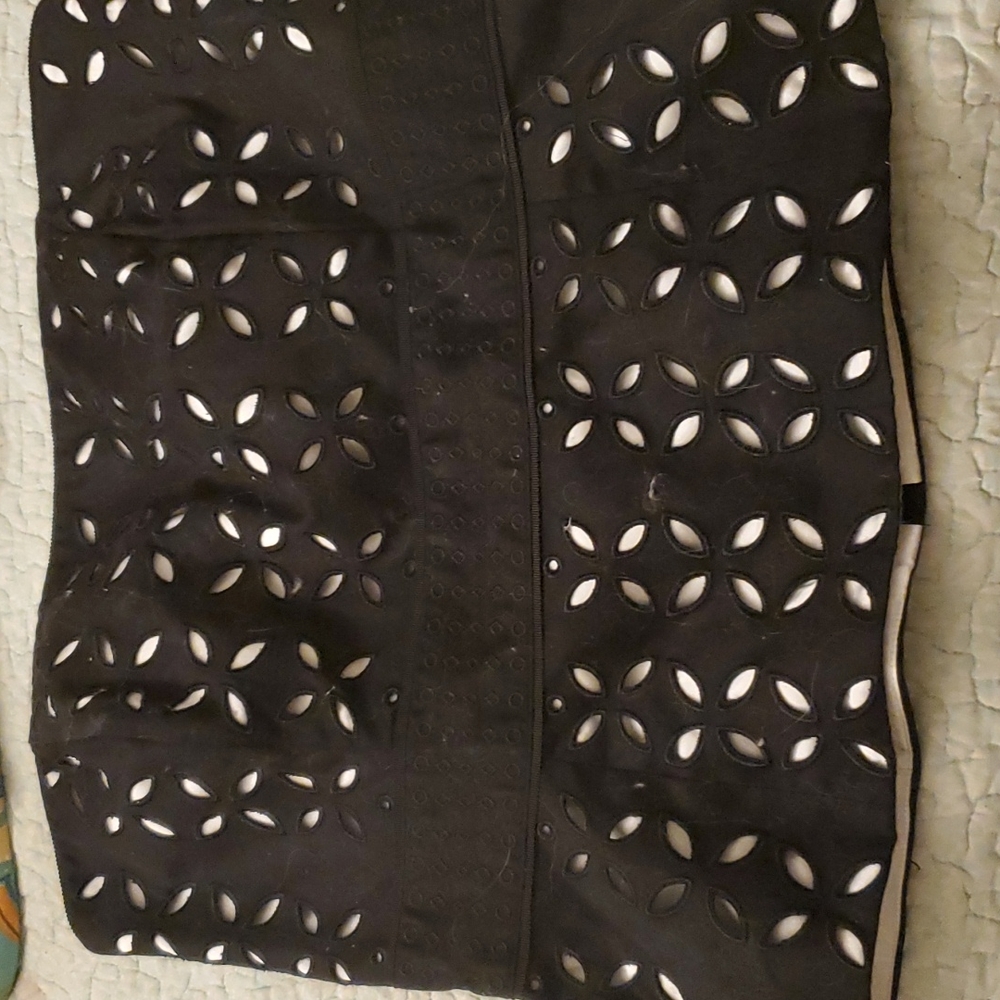 WHITE / BLACK size 12 Bustier BLACK & WHITE in color.
